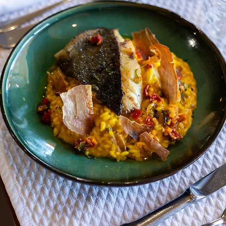 Logis & Restaurant Mediterranee