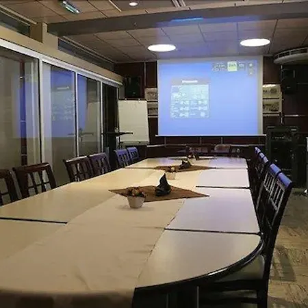 Logis & Restaurant Mediterranee Port-la-Nouvelle