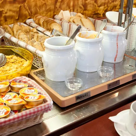 Logis & Restaurant Mediterranee 3*