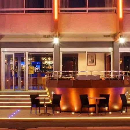 Logis & Restaurant Mediterranee 3* Port-la-Nouvelle