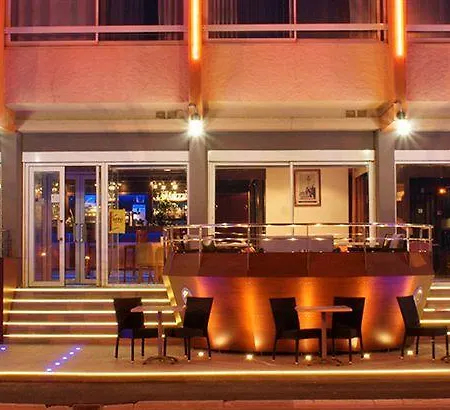 Logis & Restaurant Mediterranee 3*