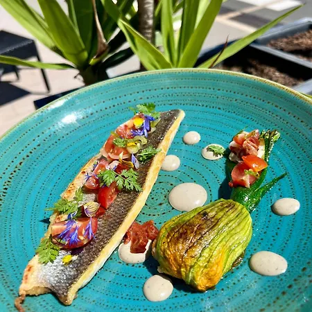 Hotel Logis & Restaurant Mediterranee 3*