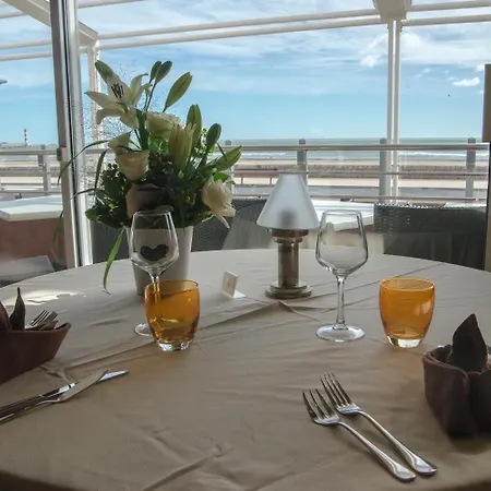 ホテル Logis & Restaurant Mediterranee
