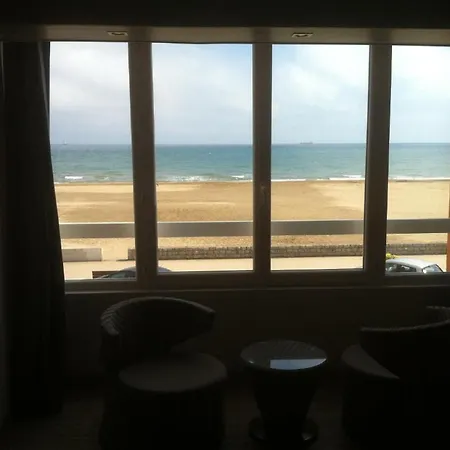 Hotel Logis Mediterranee 3*
