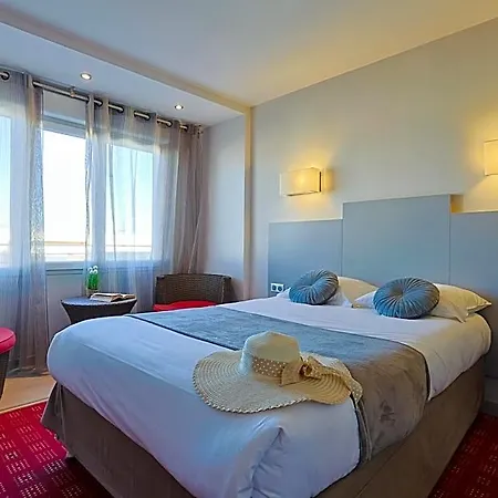 Hotel Logis & Restaurant Mediterranee 3*