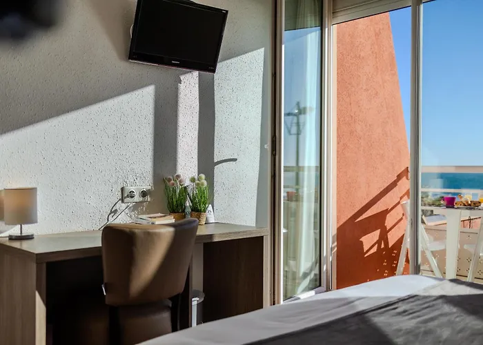 Logis Mediterranee Hotel Port-la-Nouvelle