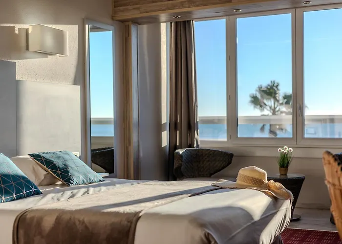 Logis Mediterranee Hotel 3*
