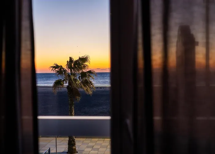 Hotel Logis Mediterranee